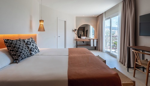 Double Room, Balcony, Pool View (Magnus)(2 adults)