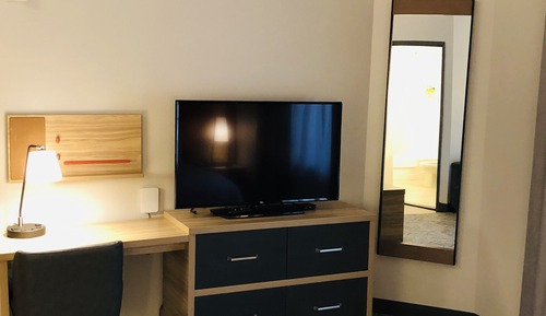 Suite, 1 King Bed, Accessible (Mobility, Accessible Tub)