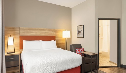 Studio Suite, 1 Queen Bed