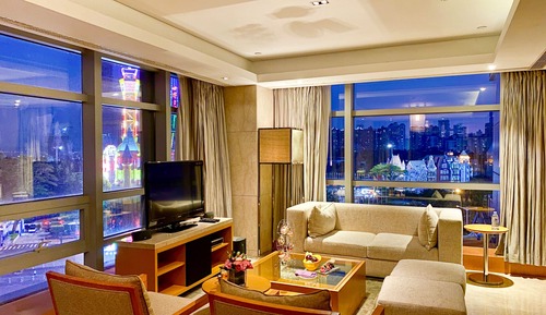 Club Suite, 1 King Bed, Park View