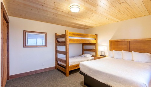 Standard Condo, 2 Bedrooms, Fireplace, Mountain View