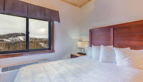 Elite Condo, 1 Bedroom, Fireplace, Mountain View