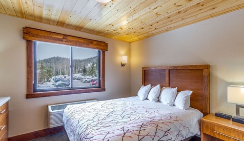 Superior Condo, 1 Bedroom, Fireplace, Mountain View