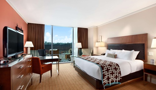 Deluxe Room, 1 King Bed (River Ballpark View)