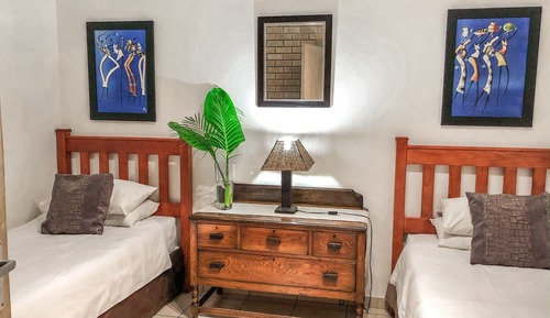 4 Sleeper, ground floor, double bathroom (3)