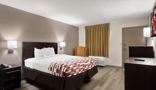 Deluxe Room, 1 Queen Bed, Accessible, Non Smoking