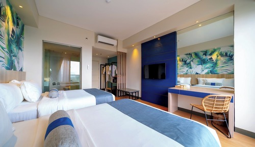 Solea Palm Pool View