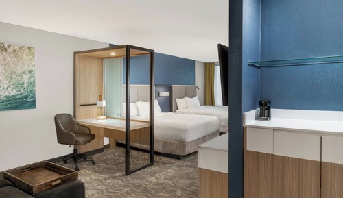 Suite, 2 Queen Beds (Mobility/Hearing Accessible, Tub)