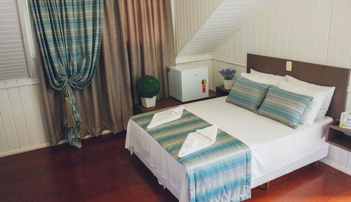Economy Triple Room