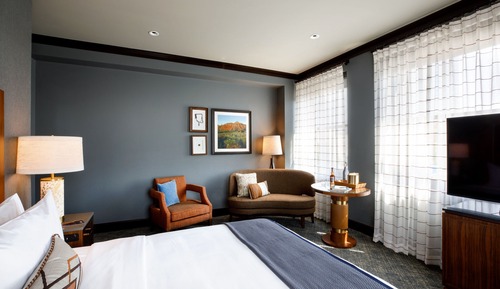 Room, 1 King Bed, Corner
