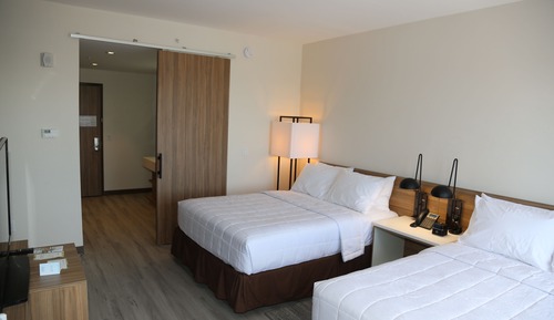 Deluxe Room, 2 Queen Beds, Non Smoking