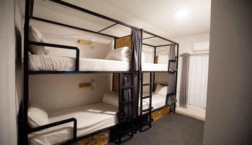 Shared Dormitory, Women only