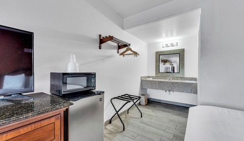 Standard Room, 1 King Bed, Non Smoking, Refrigerator & Microwave