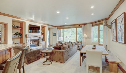 Condo, 2 Bedrooms