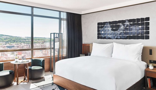 Junior Suite (Zen Skyline)