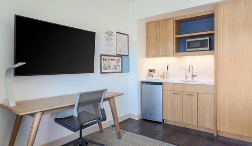 Room, 1 King Bed (Hearing Accessible)