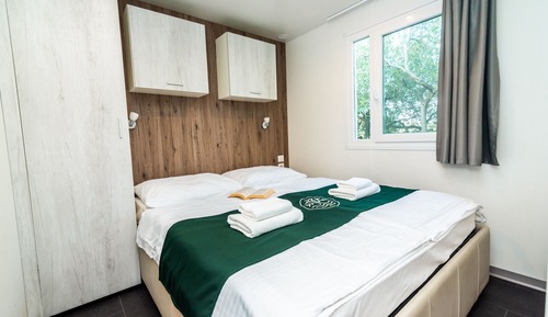 Superior Mobile Home, 2 Bedrooms, Terrace, Sea View (JD/J72)