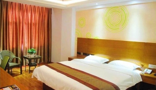Deluxe King Room