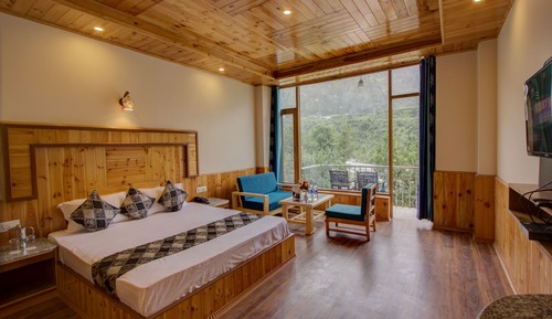 Deluxe Room, 1 Double Bed, Smoking, Mountain View