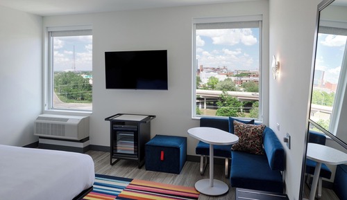 Room, 2 Queen Beds, Non Smoking (Mobility/Hearing Access, Roll-In Shwr)