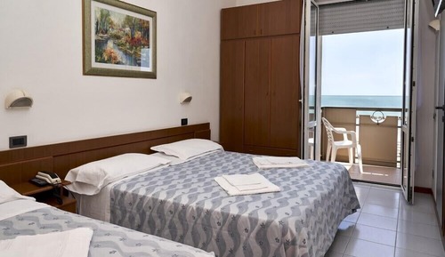 Panoramic Room
