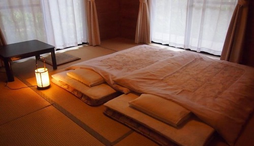 Room (4)