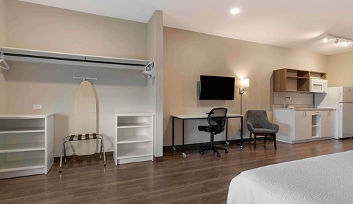 Premium Studio, 2 Queen Beds, Non Smoking, Refrigerator (Microwave)