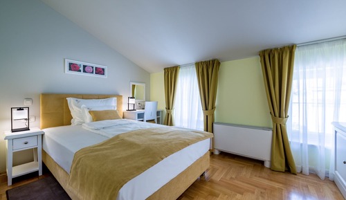Single Room (308)