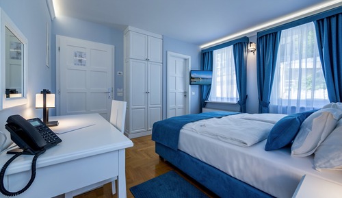 Superior Double Room (201)