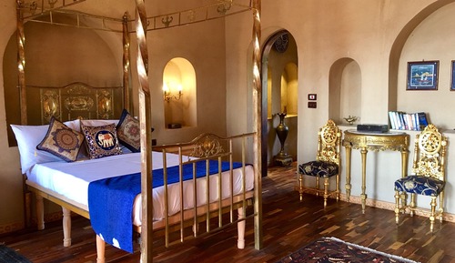 Luxury Room (Lapis)