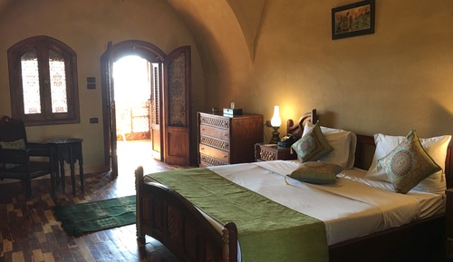 Luxury Room (Emerald)