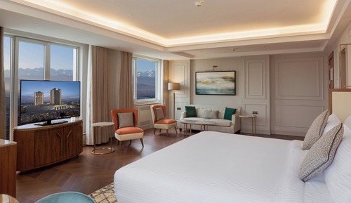 Club Junior Room, 1 King Bed, Non Smoking, City View