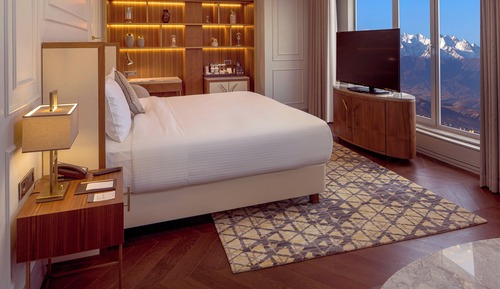 Junior Suite, 1 King Bed, Non Smoking, City View