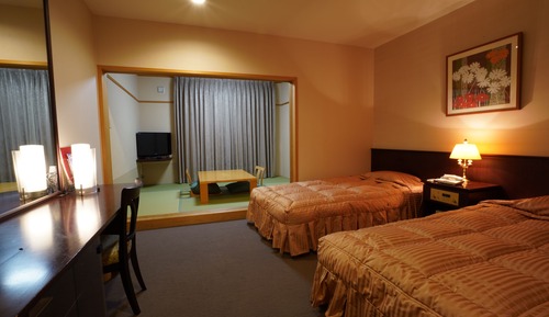 Japanese Western Style Room, Smoking