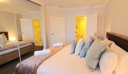 Apartment, 2 Bedrooms, Balcony, Partial Sea View