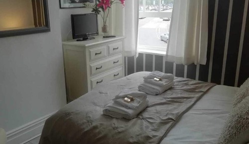 Classic Double Room, Ensuite (hot walls view)