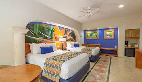 Standard Room, 2 Double Beds, City View