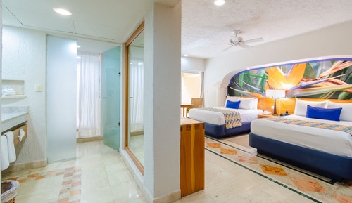 Deluxe Room, 2 Double Beds, Partial Ocean View