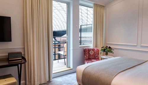 Superior Room, Balcony (Courtyard)