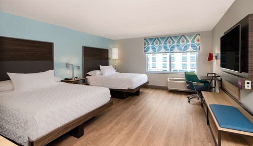 Room, 2 Queen Beds, Accessible (Roll-In Shower)