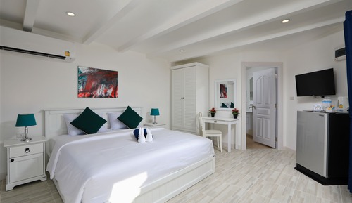 Deluxe Room, 1 King Bed, Sea View