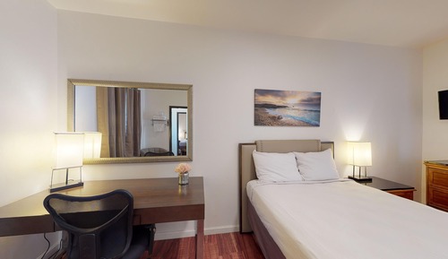 Comfort Room, 1 Double Bed, Non Smoking, Shared Bathroom (17)