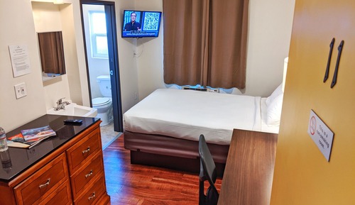 Comfort Room, 1 Double Bed, Non Smoking, Shared Bathroom (11)