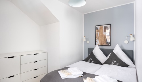 Suite L with balcony and sofa bed
