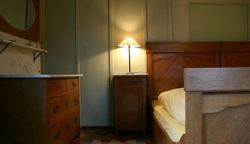 Double Room, Shared Bathroom (Das Dorfzimmer)