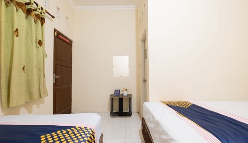 Economy Triple Room