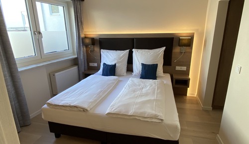 Superior Triple Room, Private Bathroom, Courtyard View (Erdgeschoss)