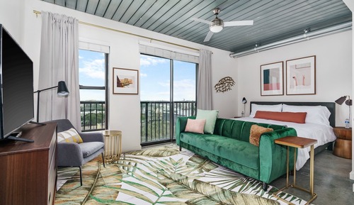 Superior Studio, 1 King Bed
