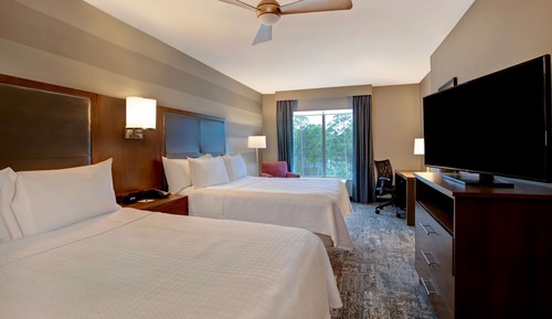 ADA Suite, 2 Queen Beds, Bathtub
