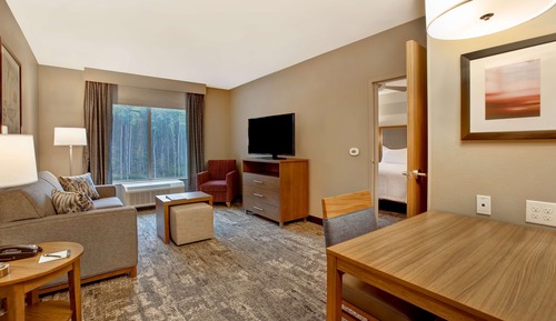 Suite, 1 King Bed, Accessible, Bathtub